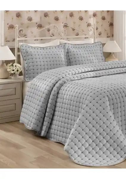 Yatak Örtüsü Seçimi: Faiend ve Örtüm Gloria Kapitone Modellerinin Karşılaştırması