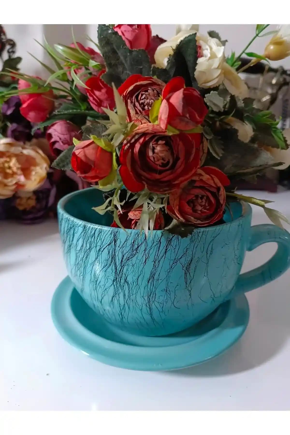 Fincan Saksı Modelleri: Estetik ve Fonksiyonel Küçük Saksı Seçenekleri