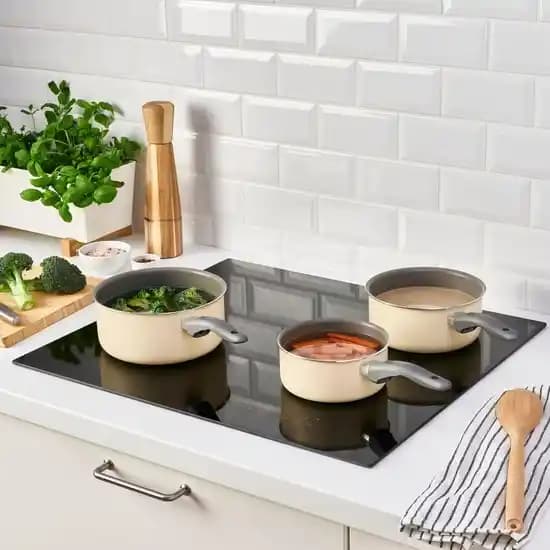 IKEA'nın 3'lü Sos Tenceresi ve Ev Gereçlerinde Fonksiyonellik ve Dayanıklılık