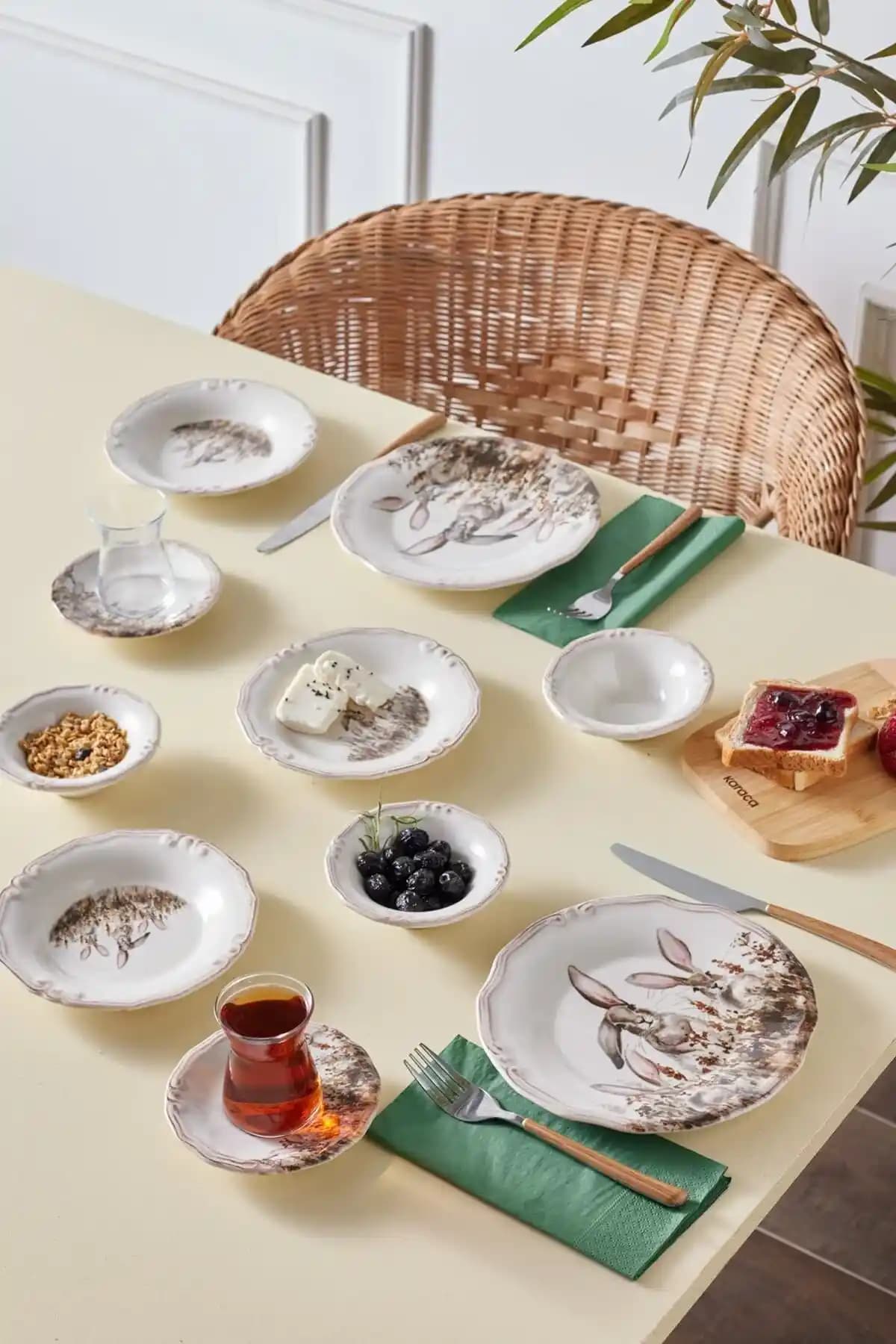 Karaca Bonny Kahvaltı Takımı: Estetik ve Dayanıklılık Açısından Genel Değerlendirme