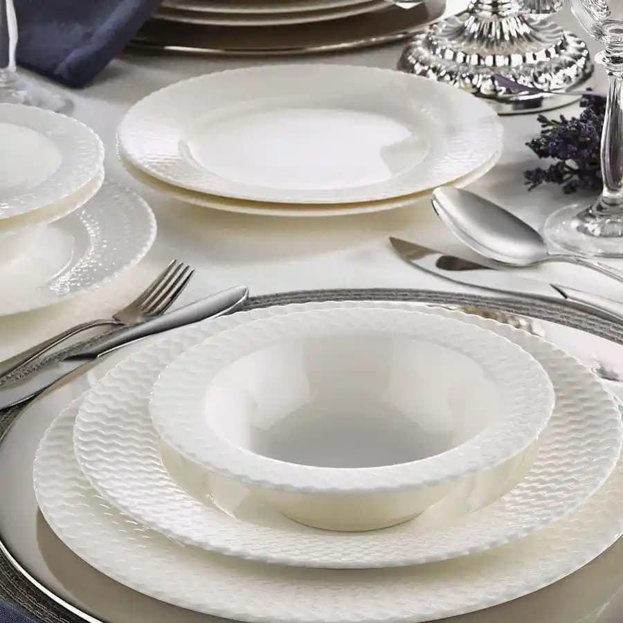 Kütahya Porselen Bone Iron 24 Parça Yemek Seti: Dayanıklı ve Fonksiyonel Porselen Takımı
