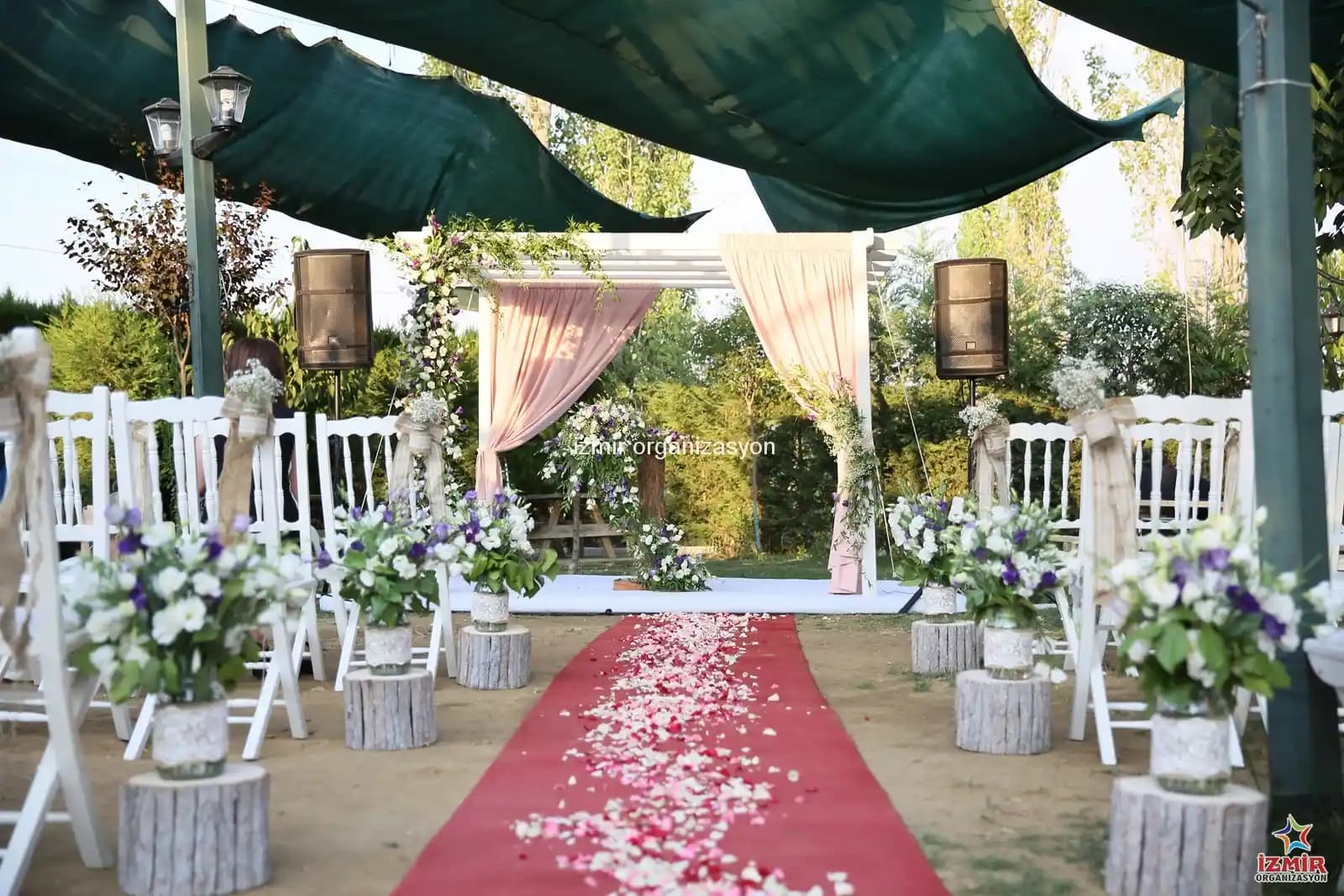 Nikah Dekorasyonunda Temel Yaklaşımlar ve Mekan Düzenlemesi: Estetik ve Uyumun Önemi