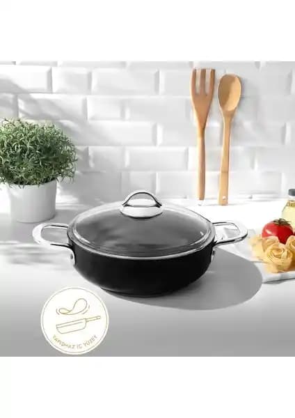Nehir Titanium Siyah 30 cm Karnıyarık Tencere: Dayanıklı ve Şık Mutfak Gereciği