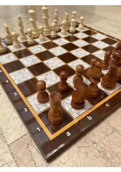 Megame Ahşap Satranç Seti: Şık Tasarım ve Dayanıklı Malzeme ile Fonksiyonellik