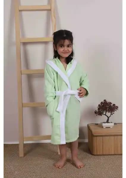 Lavin Kapüşonlu Hayvan Figürlü Çocuk Bornozu ile My Sweet Baby Kadife Çocuk Bornozu