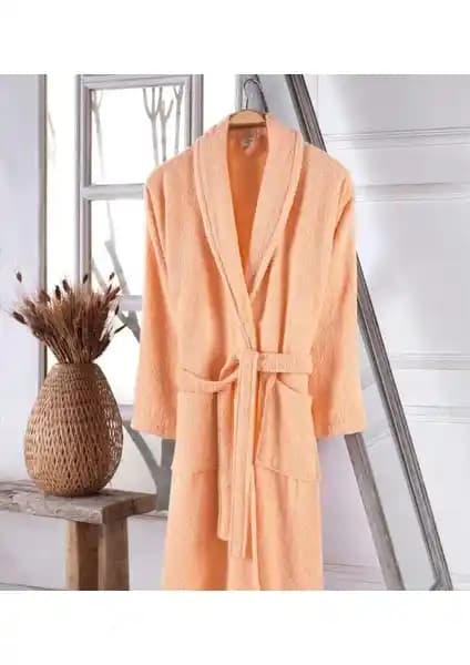 Oyalı Textile Organik Pamuk Bornoz ile Semecca Lara Kadife Bornoz Karşılaştırması