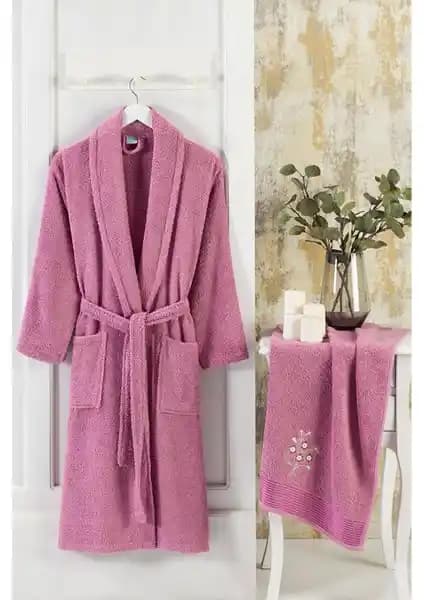 Şalyaka Havlulu Banyo Bornozu ile Semecca Kadife Kapüşonlu Unisex Bornozu Karşılaştırması