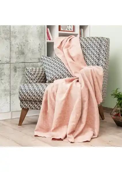 Şönil Jakarlı Kaymaz Koltuk Şalı ile Miracolo Home Koltuk Örtüsü Karşılaştırması