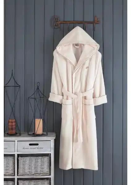 Varol Kapşonlu Bambu Bornoz ile Dama Serisi Şal Yaka Bornoz: Konfor ve Bakım