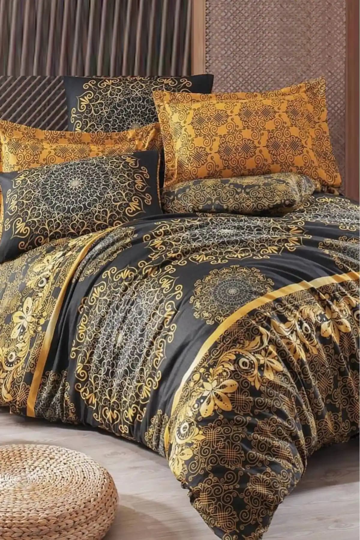 Çift Taraflı Lacivert Çiçek Desenli Pamuklu Nevresim Takımıyla Odanıza Zarif Dekor