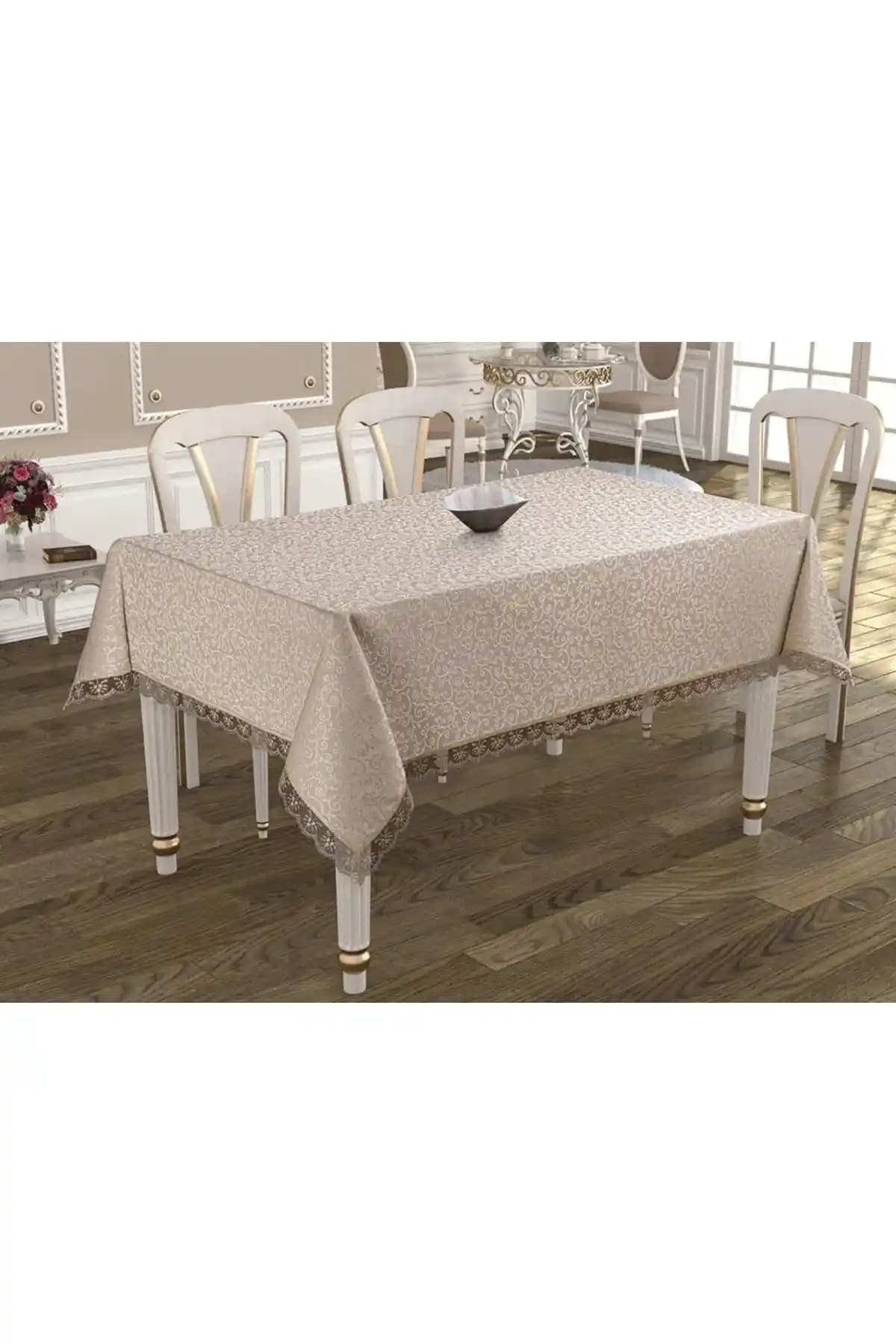 DENİZLİ ÇEYİZ Dantelli Masa Örtüsü Bej 160x220 — Zarif Dantel Kenarlı, Kolay Bakım