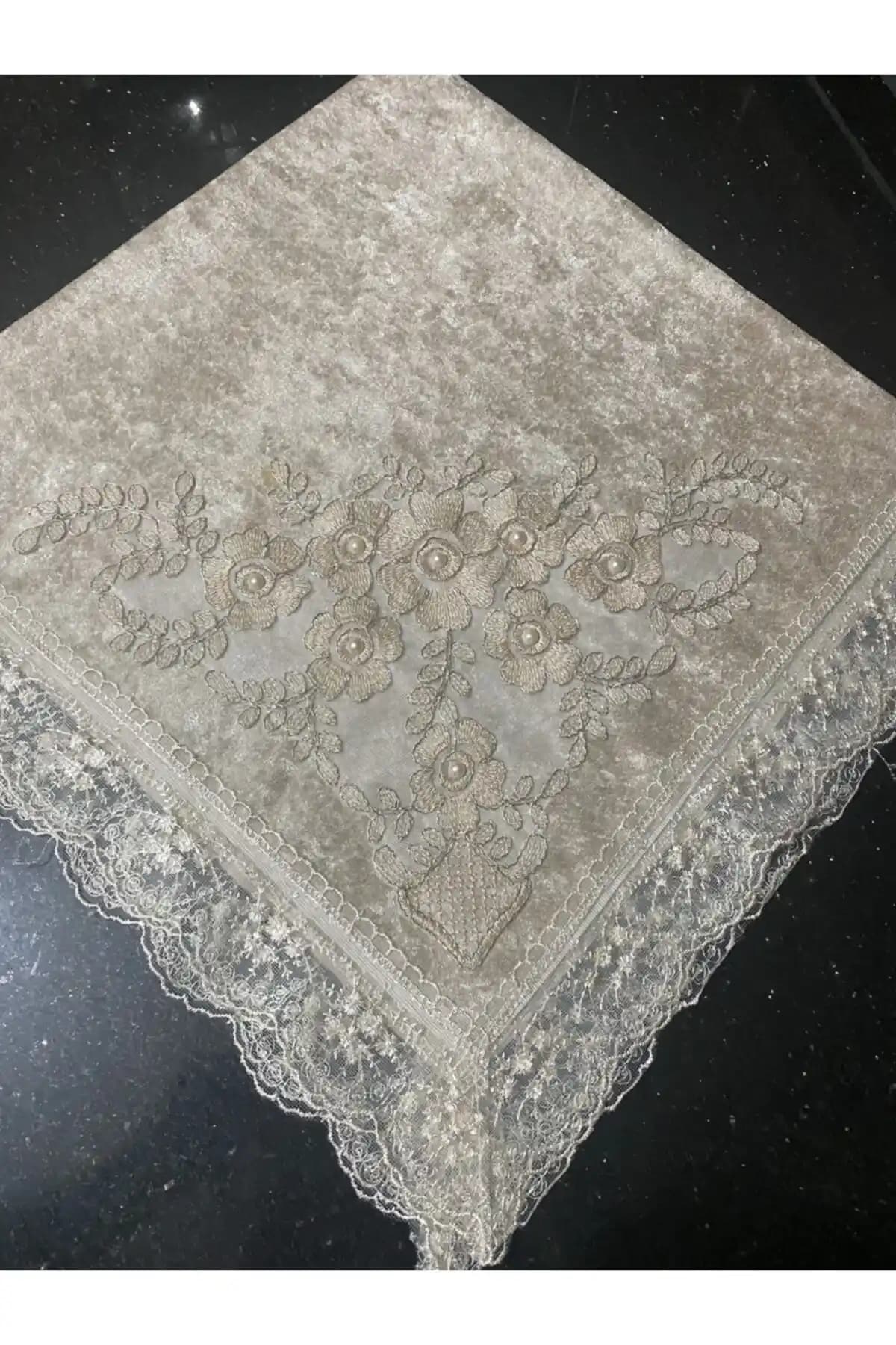 AYHANHOME Kadife Fransız Güpürlü Dantel İnci İşlemeli Çeyizlik Bohça - Zarif ve Dayanıklı Tasarım