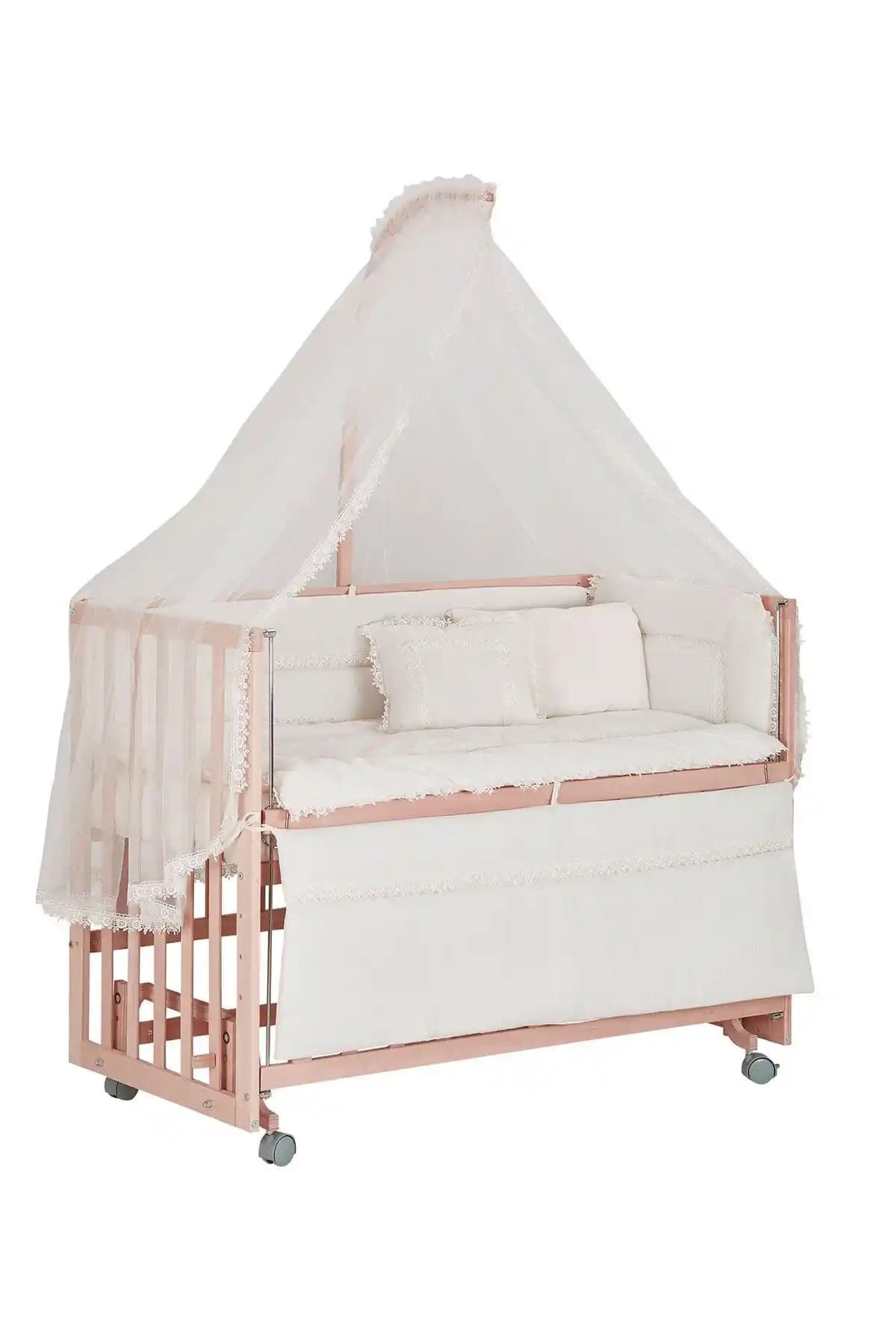 Babycom ve Bamgidoo Doğal Ahşap Anne Yanı Bebek Beşiklerinin Karşılaştırması