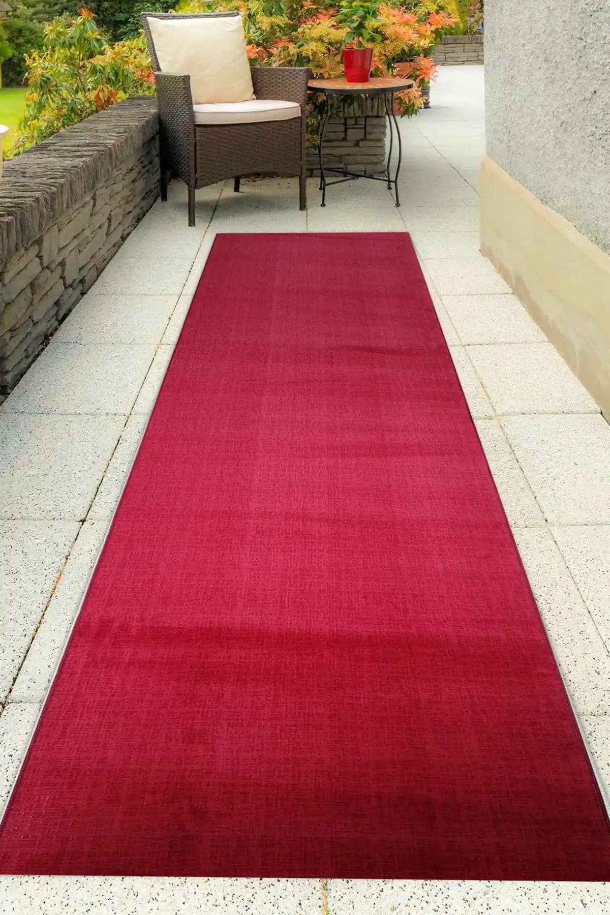 Bakırözu Home Kırmızı Protokol Halısı: Modern ve Güvenli İç Mekan Dekorasyonu
