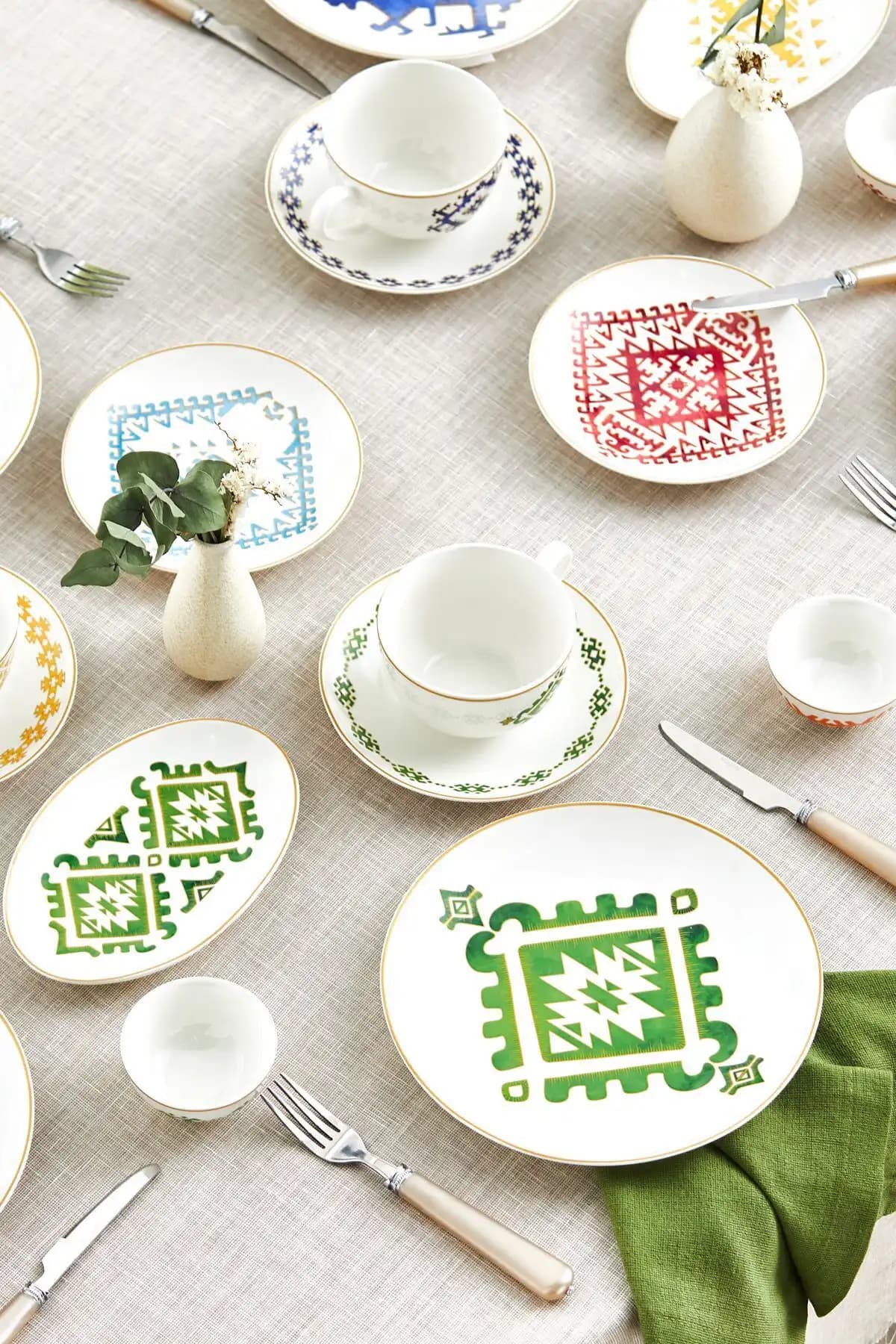 Karaca Forever Bone Kilim 26 Parça 6 Kişilik Kahvaltı Takımı Modern ve Şık Tasarım