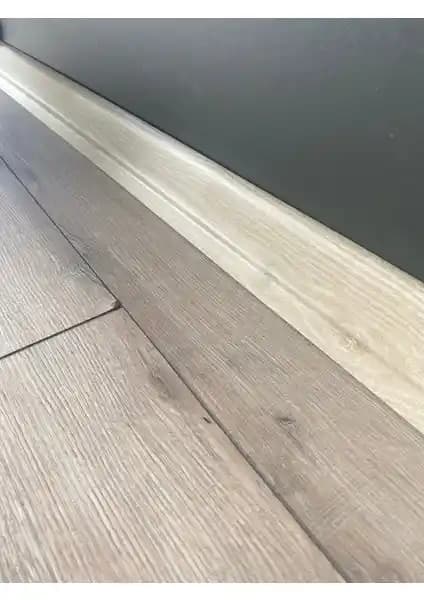 Milas Meşe Parke Süpürgelik: Estetik ve Dayanıklı İç Mekan Detayı