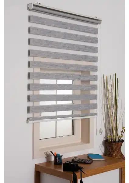 Brillant Bambu Zebra Gri Perde ve Donatti Bambu Zebra Siyah Perde Karşılaştırması