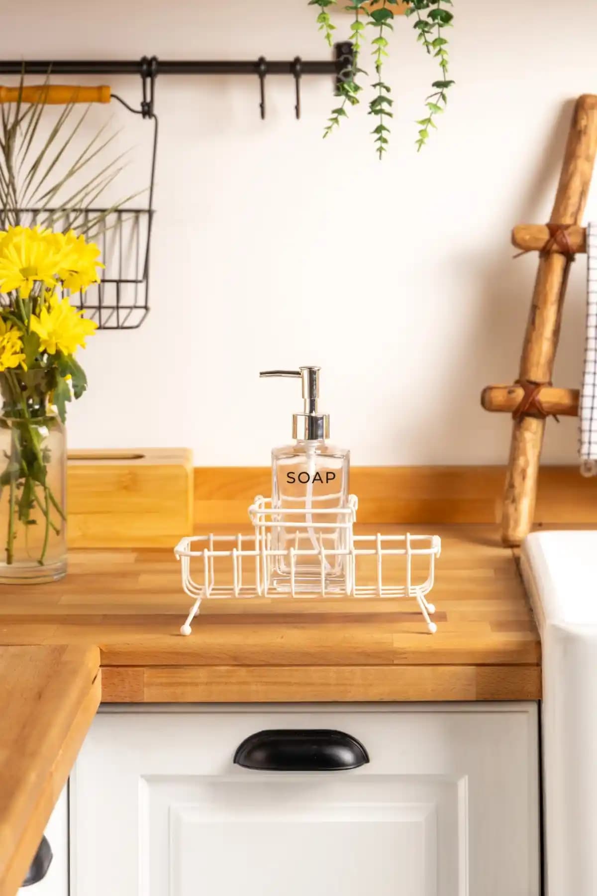 FH finehome Cremma Tekli Standlı Gümüş Kapaklı Cam Sıvı Sabunluk 23x7 cm