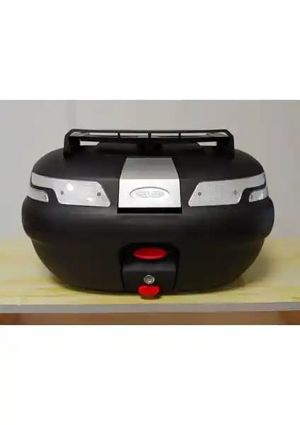 Maxem SL45 ve Giza Motor 33 Litre Motosiklet Çantası Özellik ve Performans Karşılaştırması