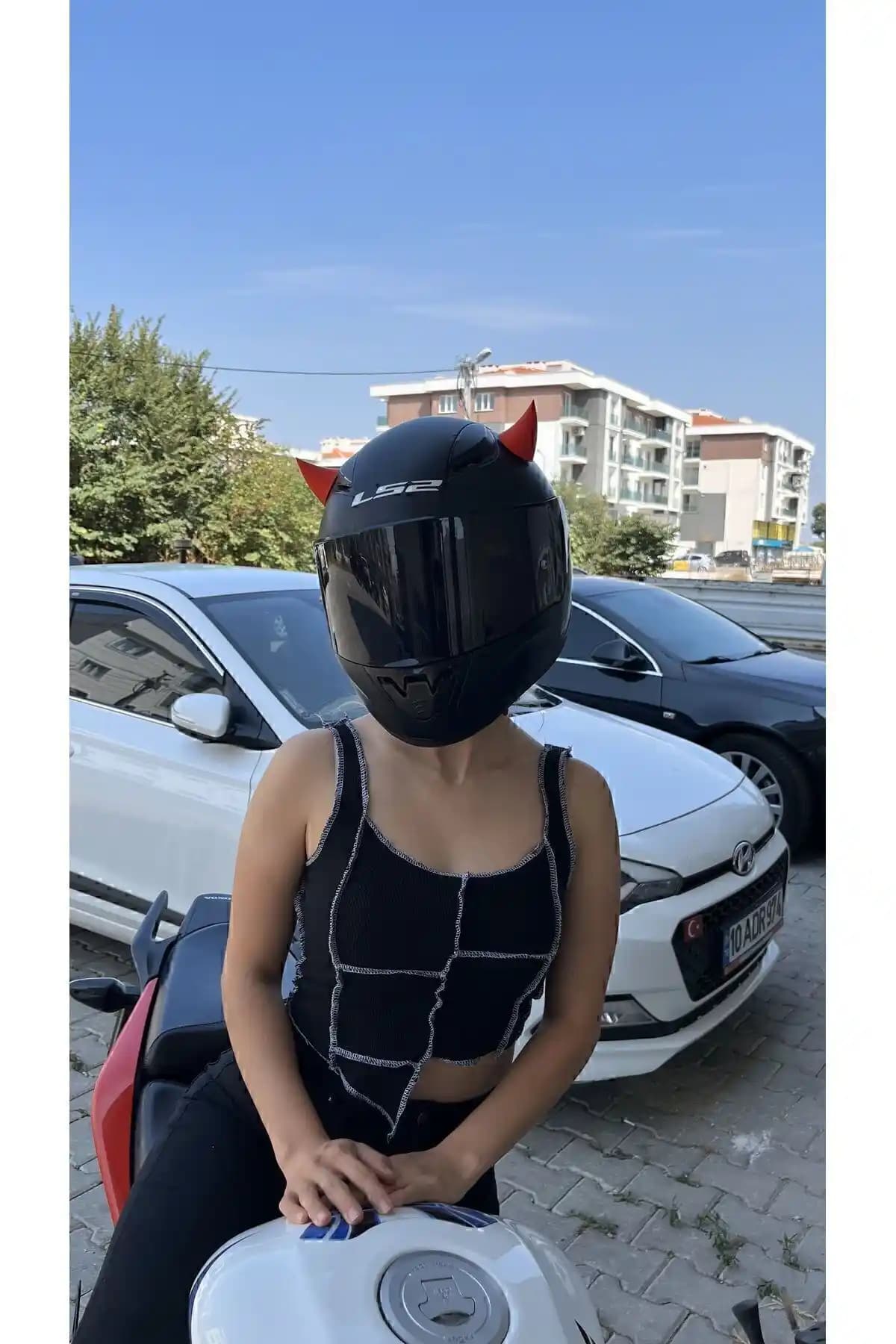 Yeles Şeytan Boynuzu Kask Boynuzu Kırmızı - Motosiklet Kask Aksesuar İncelemesi