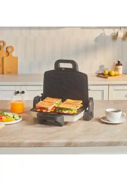 Karaca Future Essential Tost Makinesi: Estetik ve Fonksiyonellik ile Mutfaklar İçin İdeal Çözüm