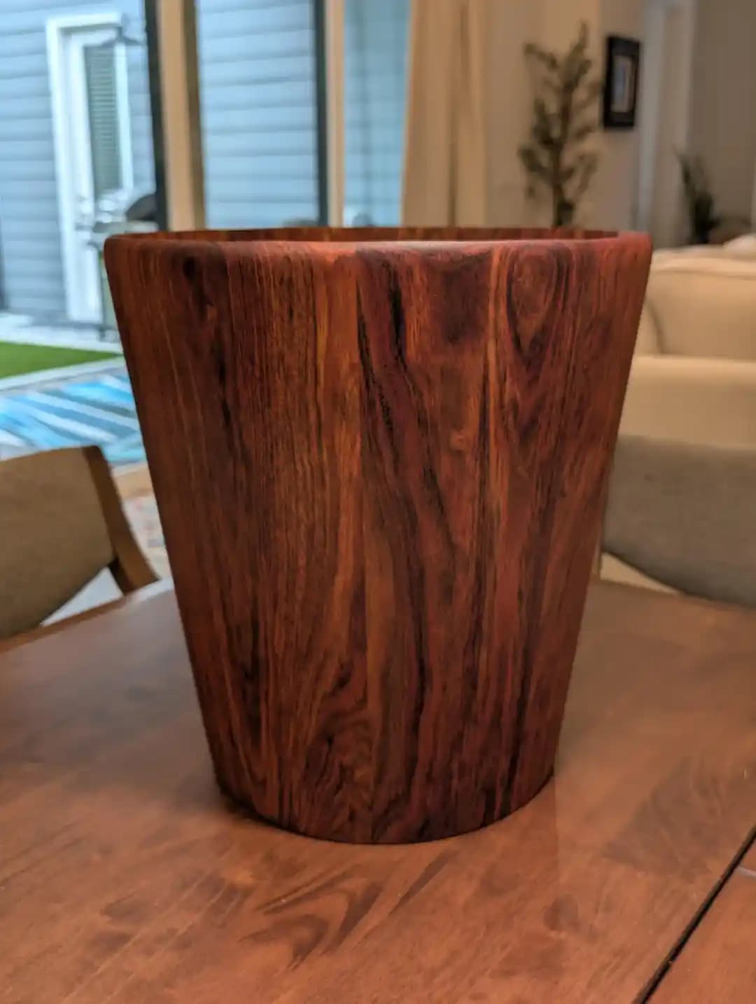 Ahşap İşçiliğinde Yuvarlak Çöp Kutusu Projesi: Teknik Zorluklar ve Tasarım Detayları