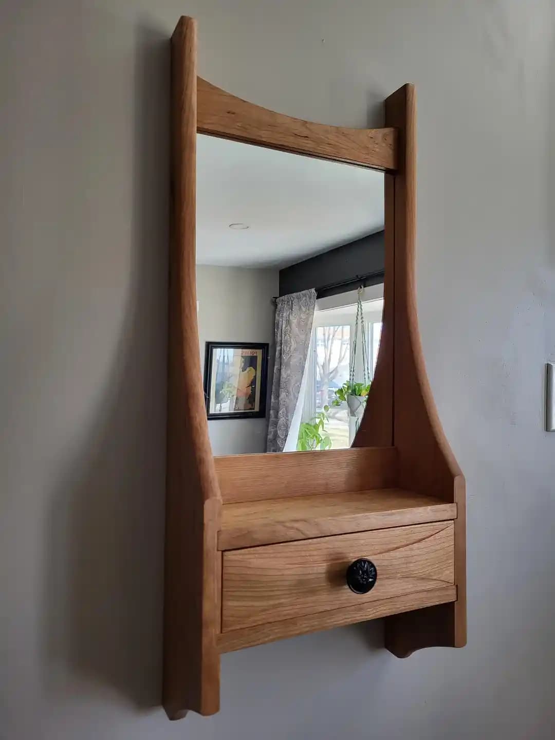 Amerikan Kiraz ve Wenge Ahşapla Modern Hol Aynası Tasarımı ve Uygulaması