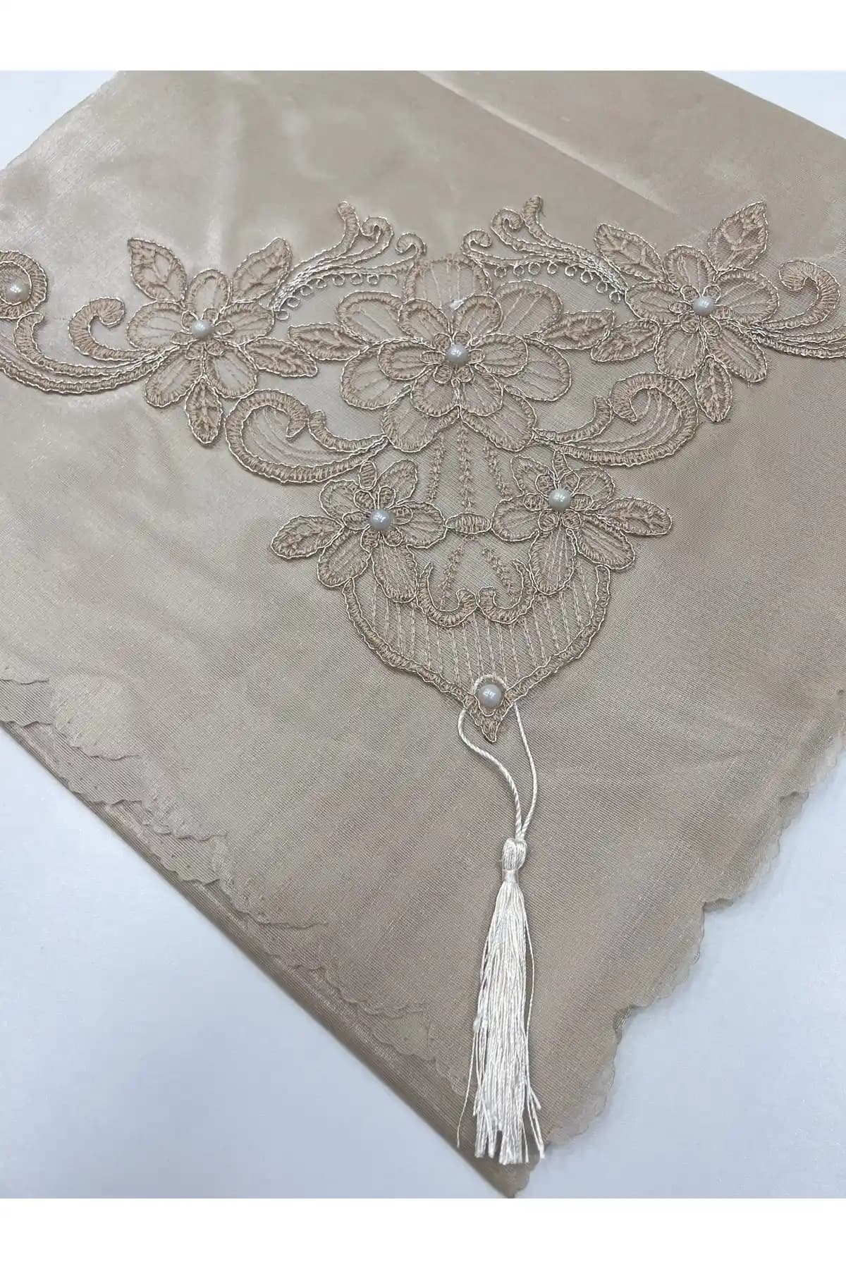 AYHANHOME Güpürlü İşlemeli Çeyizlik Saten Bohça Estetik ve Dayanıklı Tasarım