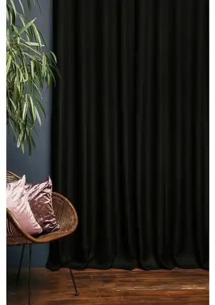 Karartma Perdeleri Karşılaştırması: Işık Geçirmezlik, Termal Özellikler ve Kullanım Kolaylığı