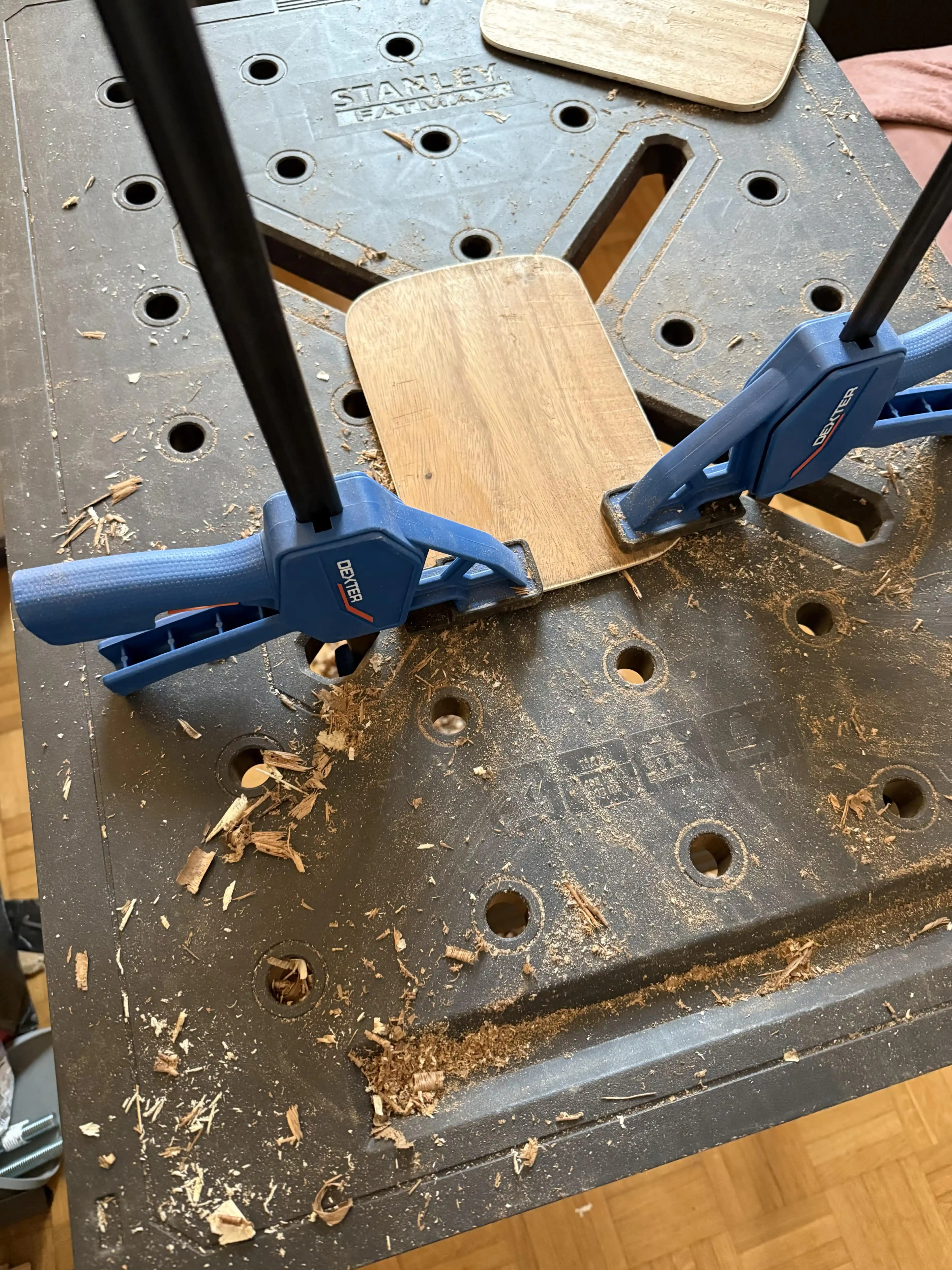 Küçük Ahşap Levhalarda El Düzlemleme Teknikleri ve Sabitleme Yöntemleri