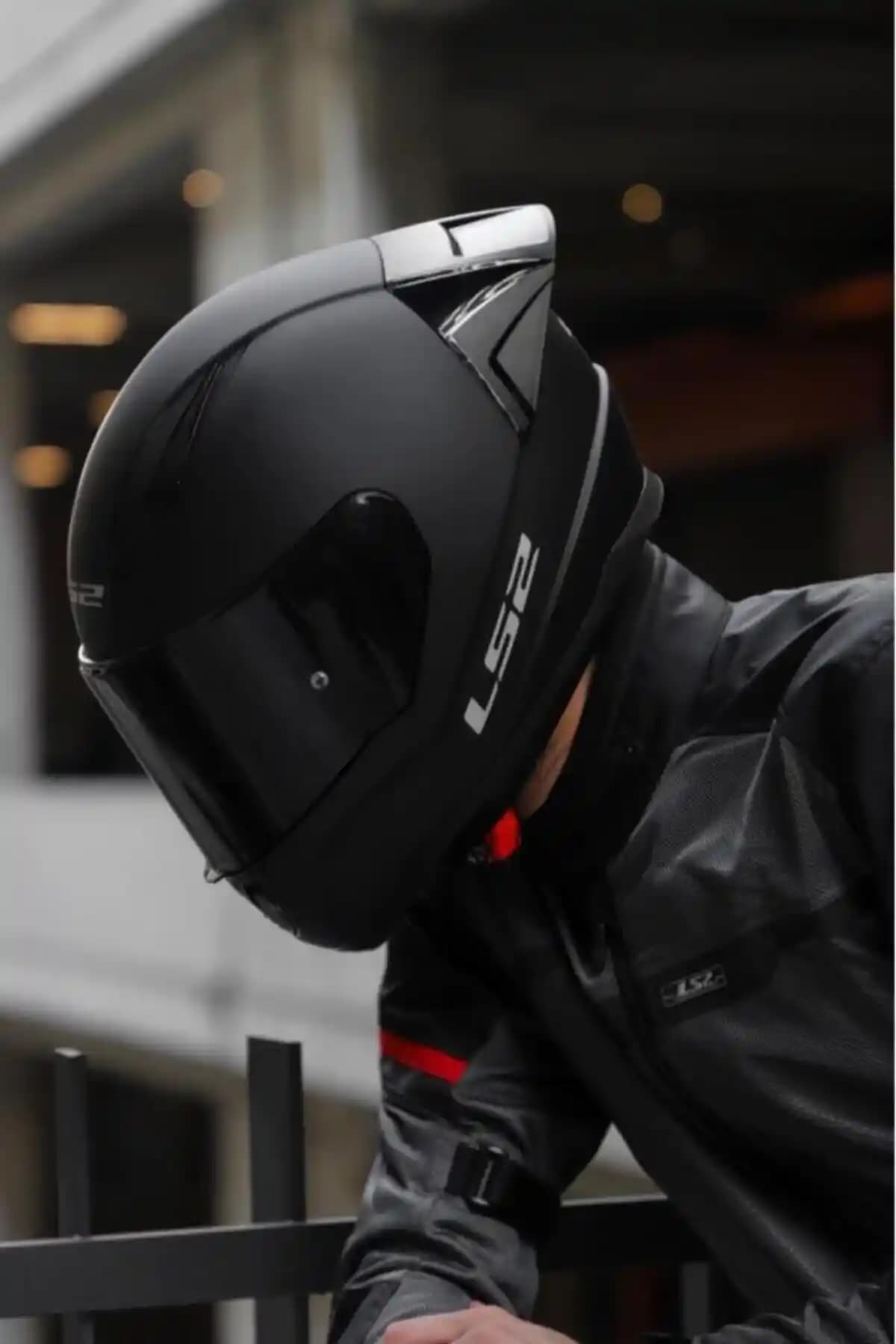 LS2 RAPID 2 RACE MAT Siyah Kask Güvenlik ve Konforu Bir Arada Sunar