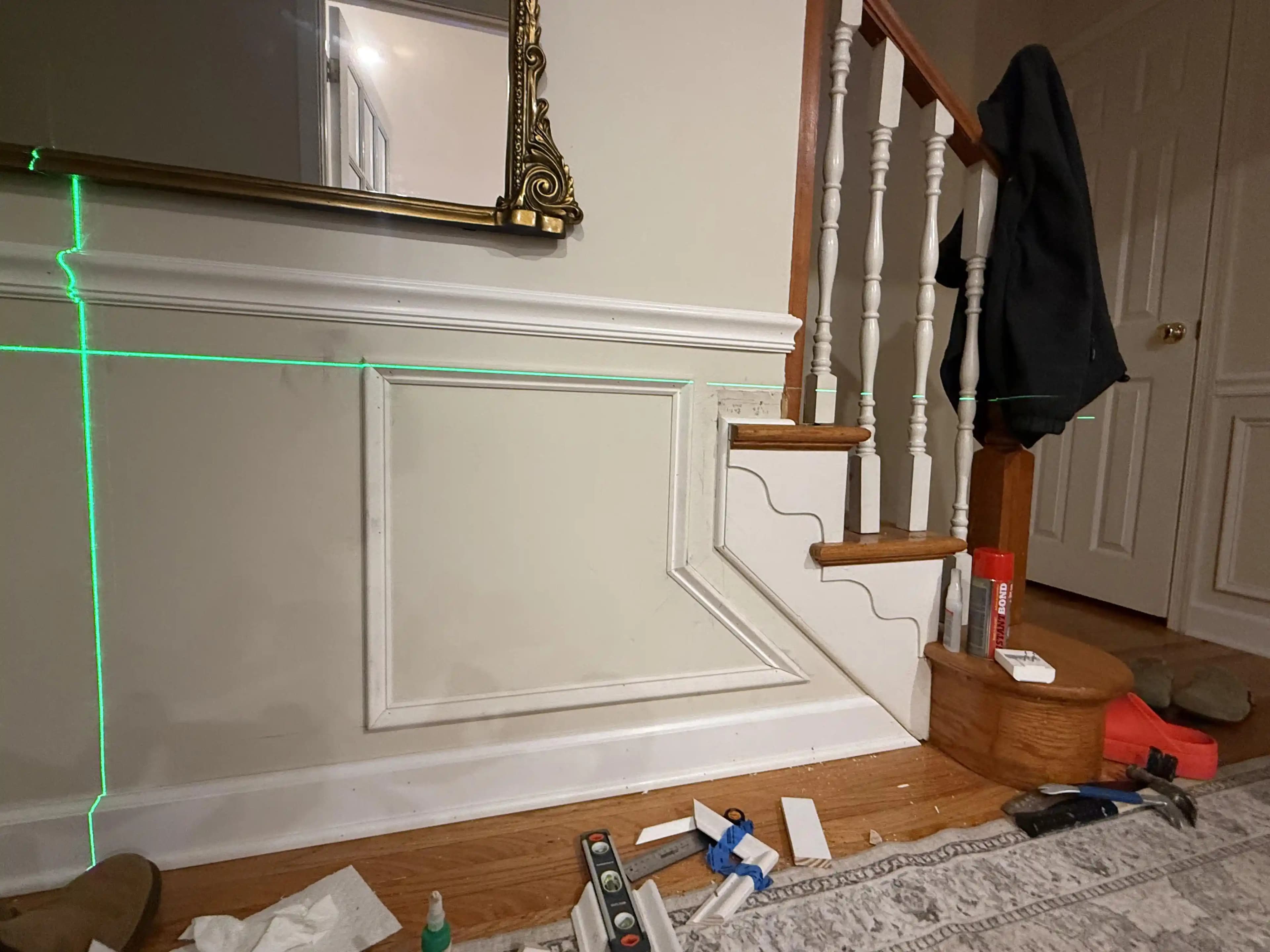 Merdiven Kenarında Wainscoting Uygulaması: Tasarım ve Uygulama Teknikleri