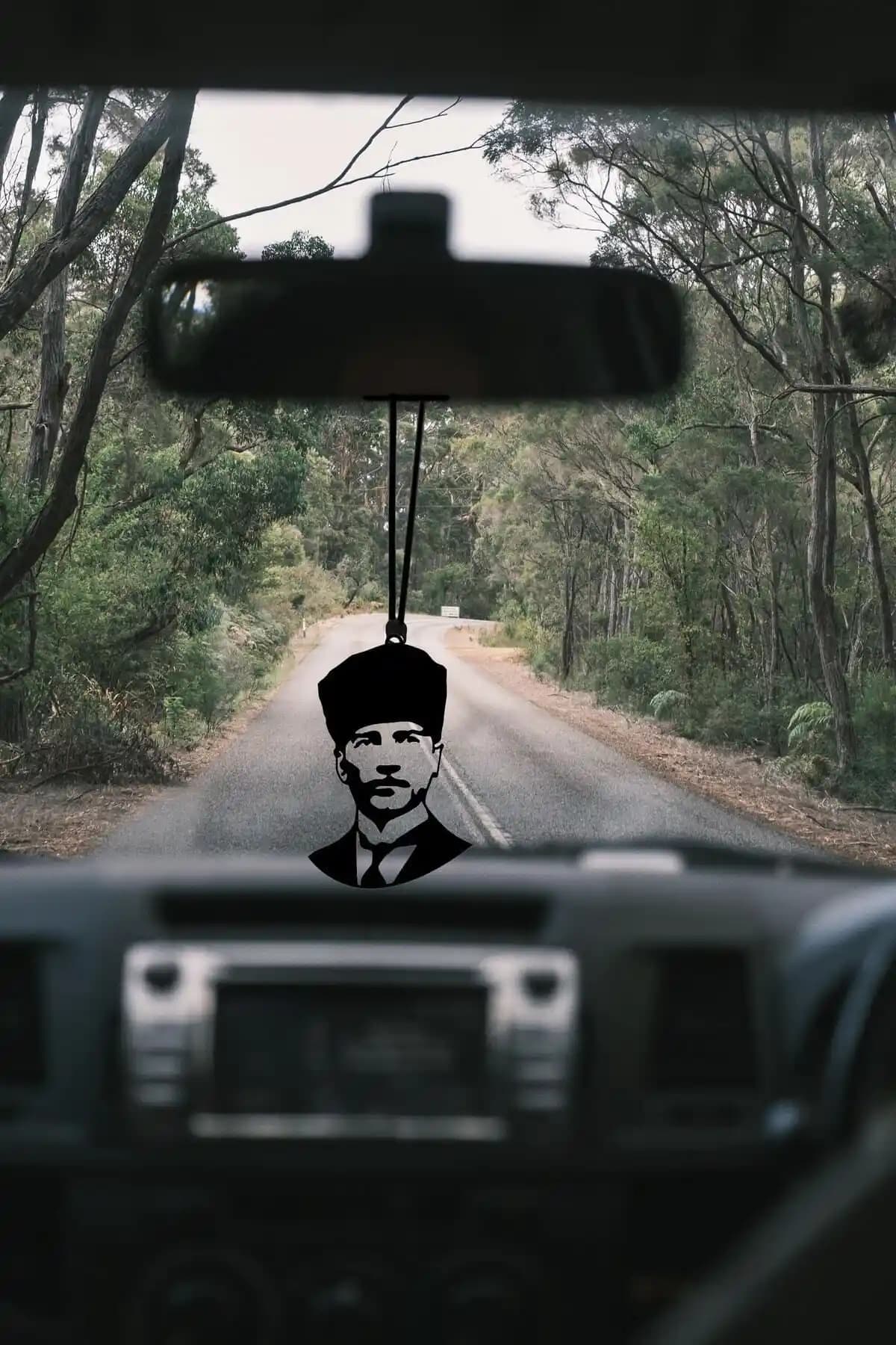 Velux Home Atatürk Figürlü Araba Dikiz Aynası Süsü Metal Estetik ve Dayanıklı Tasarım