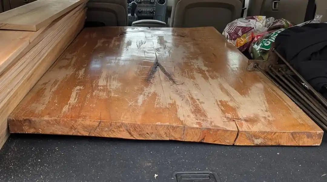 Warped ve Hasarlı Ahşap Masaların Yenileme Teknikleri ve Uygulama Yöntemleri