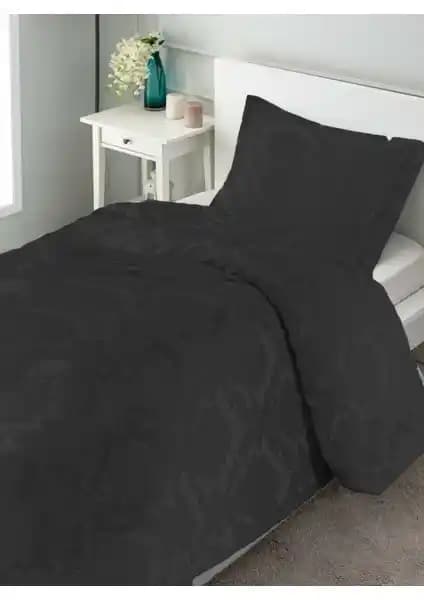 Adella Tek Kişilik Yatak Örtüsü Şıklık ve Fonksiyonelliği Bir Arada Sunar