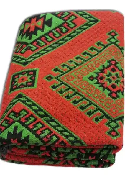 Başaran Makine Kalın Üç Mekik Uşak Kilimi: Dayanıklı, Çok Yönlü ve Estetik Tasarım