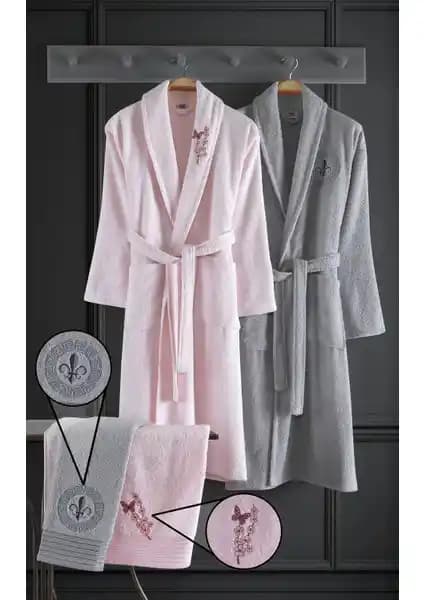 Binnur Home 4 Parça Alya Pembe Gri Nakışlı Pamuk Aile Bornoz Seti İle Konfor ve Şıklık
