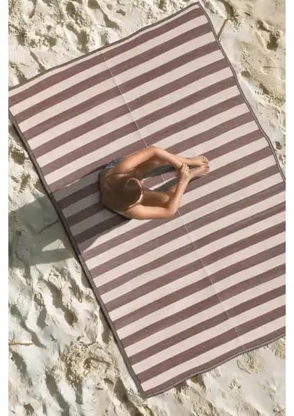 Caretta Home Katlanabilir Plaj Kamp Bahçe Halısı: Dayanıklı ve Şık Çok Amaçlı Kullanım