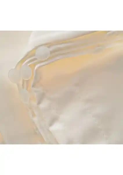 Caserta Home Lüx Atlas Saten Krem Güneşlik Perde: Şık ve Dayanıklı Tasarım Çözümü