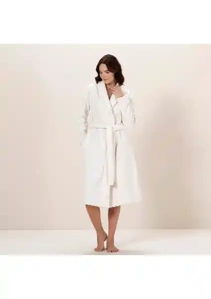 Chakra Zigzag Kadın Bornoz Ekru: Modern ve Konforlu Ev Giyim Seçeneği