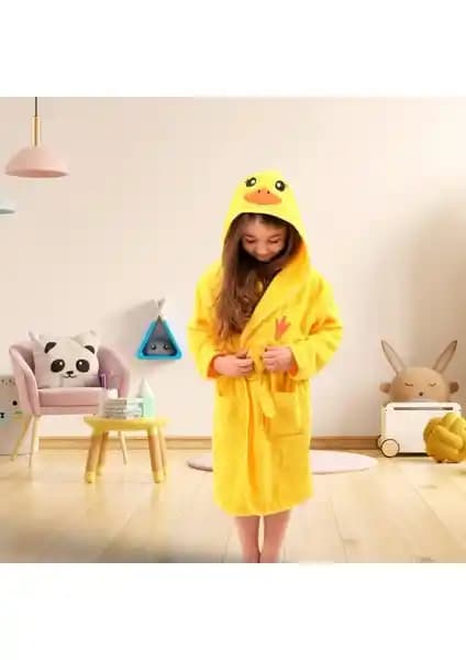 Çocuklar İçin Sevimli ve Rahat Kapüşonlu Ördek Nakışlı Bornoz Özellikleri ve Kullanım Alanları