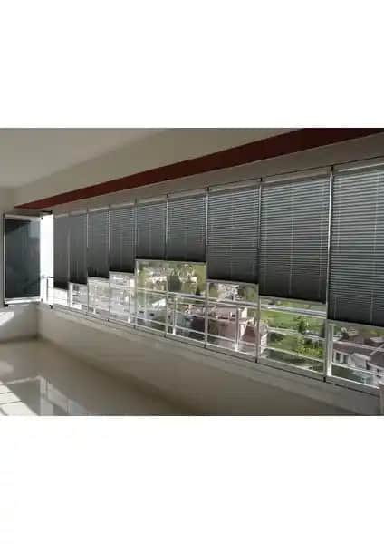 Denas Store Plise Perde: Modern ve İşlevsel Cam Balkon ve İç Mekan Perde Sistemi