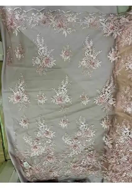 Dys Dikim Evi Dantel Kumaş: Çok Amaçlı, Yüksek Kaliteli ve Zarif Tasarım Malzemesi