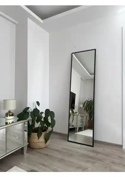 Effe Yapı Dekor Siyah Metal Çerçeveli 180x50 cm Boy Aynası Modern ve Dayanıklı Tasarım