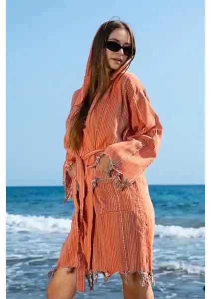 Ephemeris Ponpon Peştamal Bornoz: Doğal Pamuk ve Şık Tasarımıyla Konfor Sunar