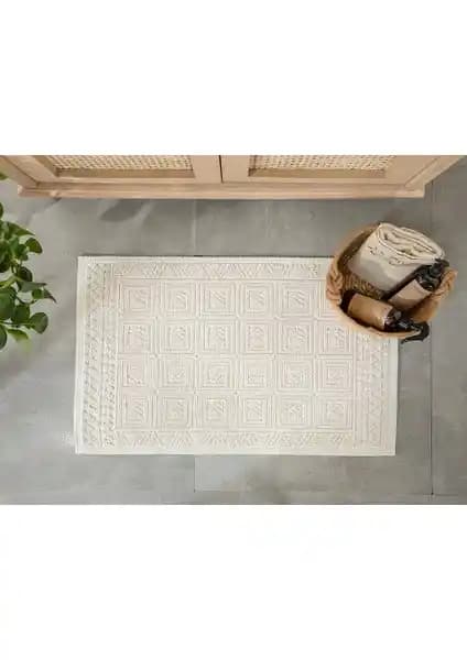 Ev Dekorasyonunu Şık ve Konforlu Hale Getiren Pamuklu Beyaz Kilim 50x80 cm