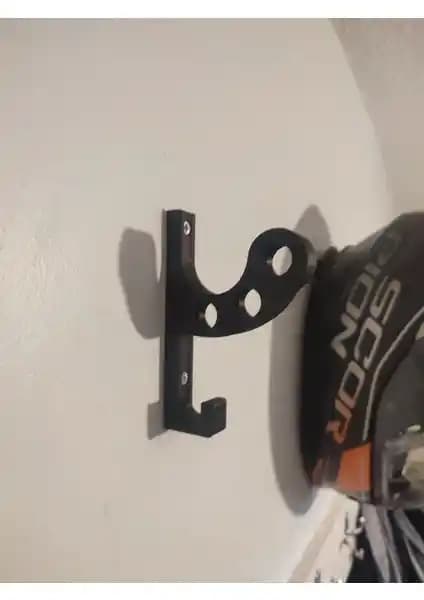 FRM Çok Amaçlı Duvar Askısı Motosiklet, Bisiklet ve Scooter Kask ve Mont Saklama Çözümü