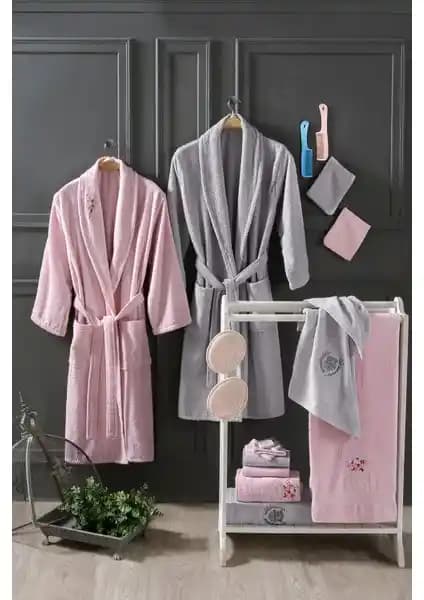 Güvenal Asya 16 Parça Kutulu Aile Bornoz Seti Konfor ve Şıklık Sunar