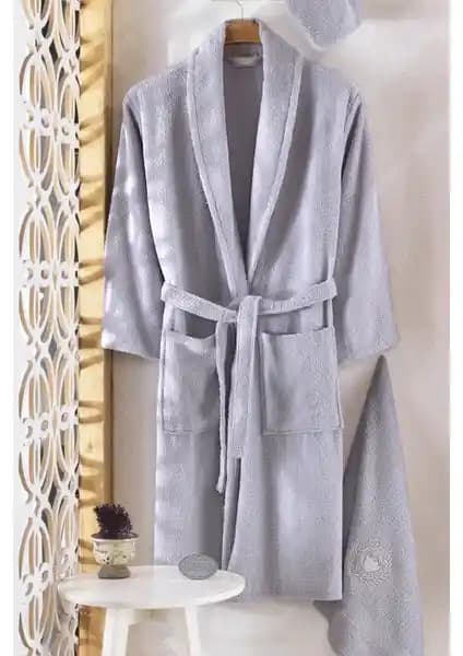 Güvenal Pamuxu 4 Parça Tekli Bornoz Seti: Yüksek Kalite ve Konfor Sunan Ev Giyim Ürünü