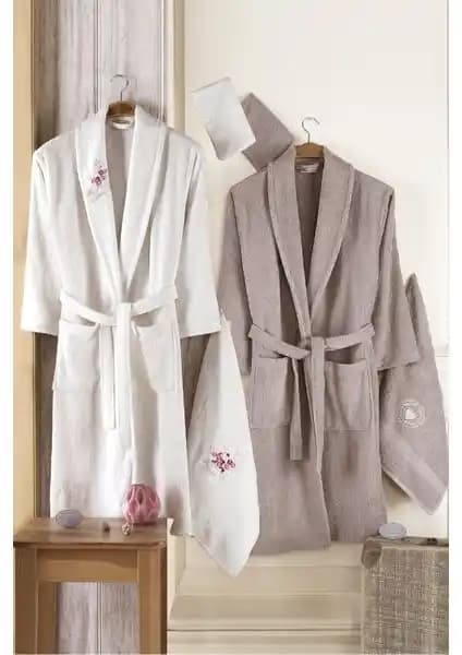 Güvenal Pamuxu 8 Parça Aile Bornoz Seti Konfor ve Şıklık Sunan Dayanıklı Tasarım